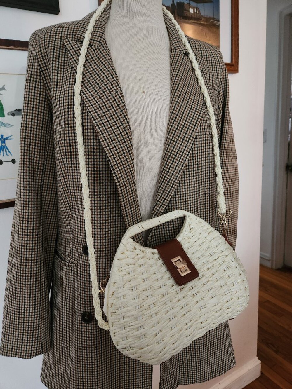 White straw wicker shoulder purse handbag Vietnam